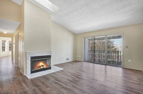 404 Reading Cir, Bridgewater, NJ 08807-7023