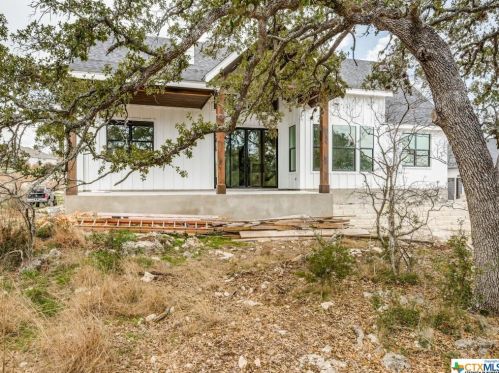 340 Warbler Dr, Spring Branch TX 78070-5064 exterior