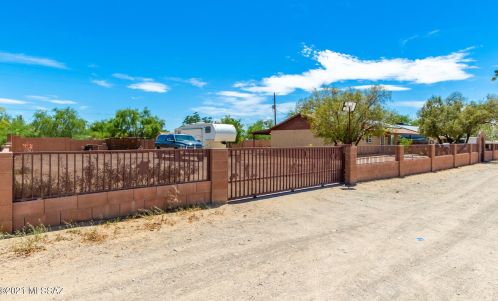 9235 Bruce St, Tucson, AZ 85735-1718