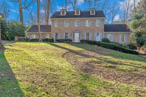 2891 Cravey Dr, Atlanta GA  30345-1422 exterior