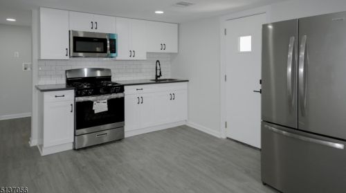 49 Woodland Ave, Whippany NJ  07981-1121 exterior