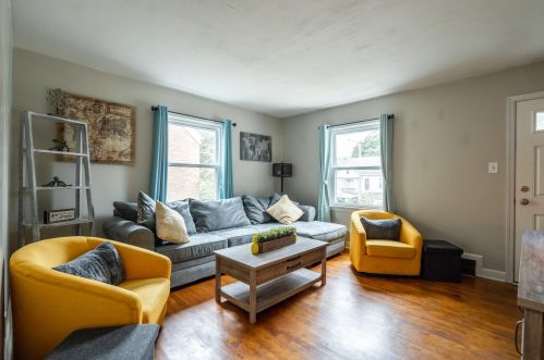 214 80th St, Milwaukee WI  53214-1419 exterior