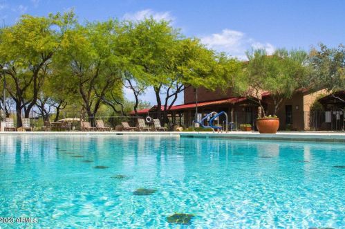 32735 22nd Dr, Phoenix AZ  85085 exterior