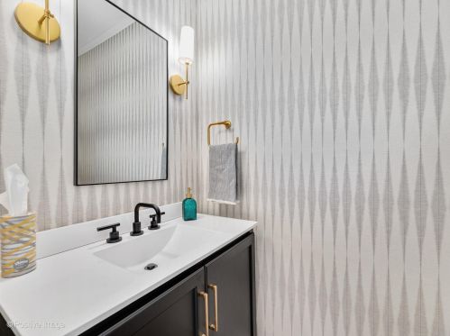 256 Frst Ave, Elmhurst IL 60126-3547 exterior