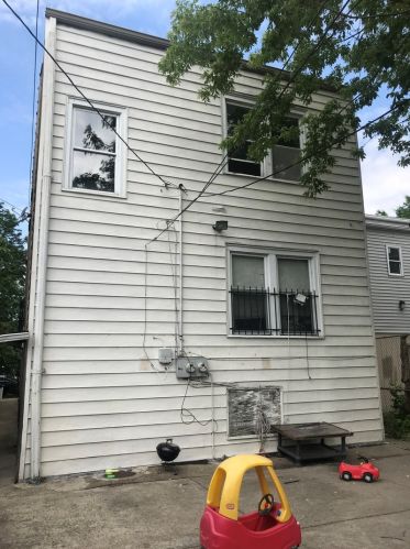 6207 Whipple St, Chicago IL 60659-1418 exterior