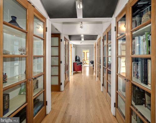 1111 Highland Dr, Silver Spring MD 20910-2220 exterior