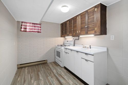 4901 Sefton Dr, Saint Louis MO 63128-2918 exterior