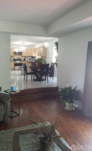 61 Princess Dr, New Brunswick NJ  08902-4104 exterior