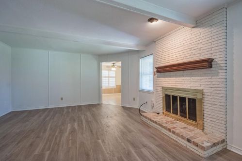 2664 Beechmont Dr, Dallas TX 75228-4224 exterior