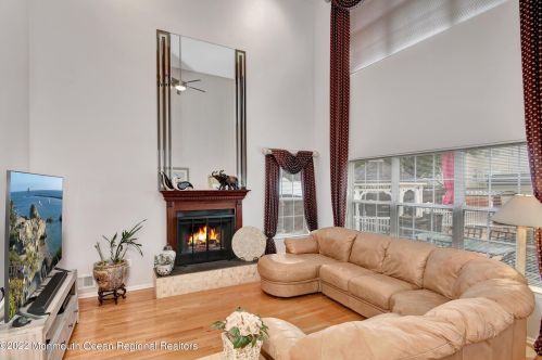 19 Cres Rd, Old Bridge NJ 08857-4101 exterior