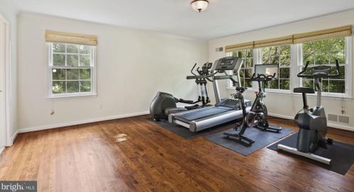 11013 Cripplegate Rd, Rockville MD 20854-1630 exterior