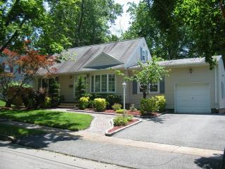 627 Repetti St, Westwood, NJ 07675-3509