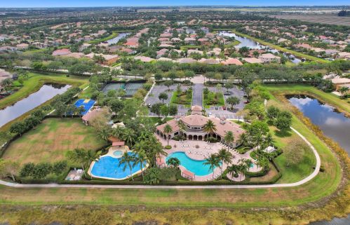 7859 Emerald Winds Cir, Boynton Beach FL 33473-7834 exterior