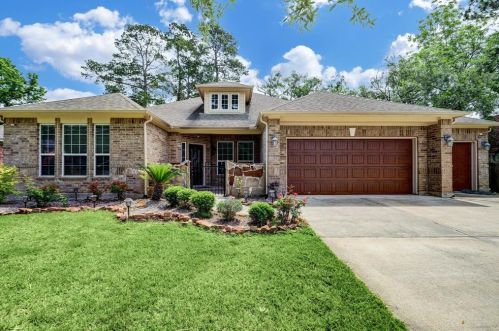 8118 12 Fairway Ln, Humble TX 77346-1716 exterior