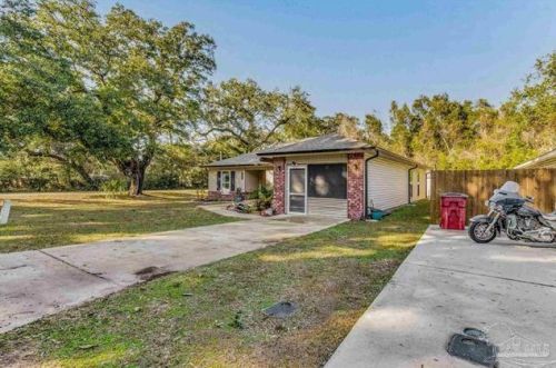 3906 Jarrett St, Milton FL  32571-2426 exterior