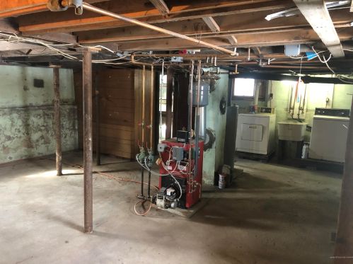 52 Newton St, Portland ME 04103-1525 exterior