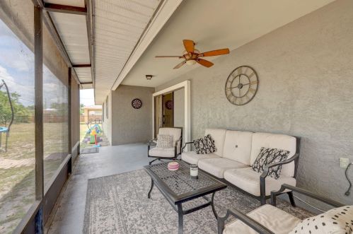 2661 Monterrey Ln, Fort Pierce FL 34953-2085 exterior