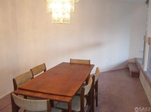 143 Linda Ln, Edison NJ 08820-4509 exterior