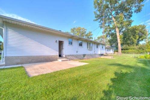 1569 Marlboro Rd, Meskegon MI exterior