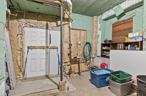 9 Elizabeth St, Worcester MA 01605-2949 exterior