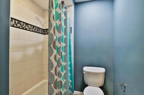 10101 Courtwick Dr, Saint Louis MO 63128-1613 exterior