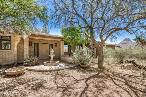 7708 Artesiano Rd, Tucson, AZ 85743-8555