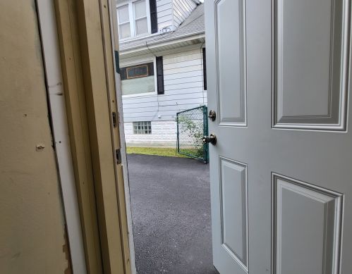 11159 Central Park Ave, Chicago IL 60655-3214 exterior