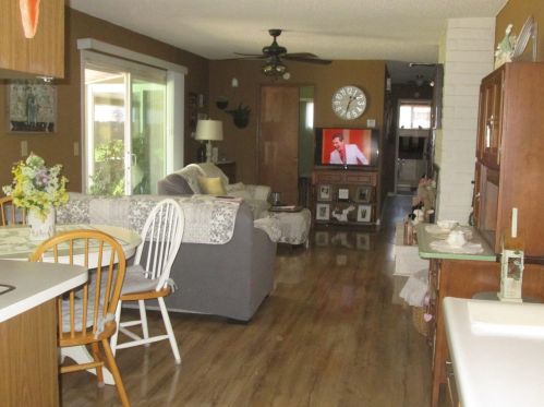 511 Meadowlark Dr, Turlock, CA 95382-1411