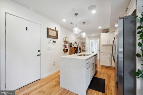 1013 12th St, Philadelphia, PA 19147-3628