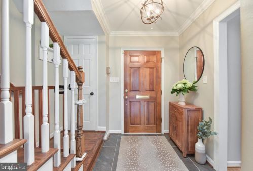 1529 Belle Haven Rd, Alexandria, VA 22307-1205