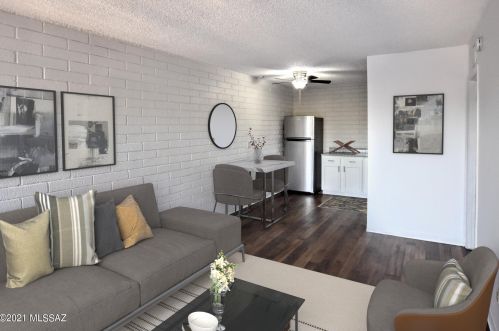 3003 Alvernon Way, Tucson AZ  85712-1459 exterior