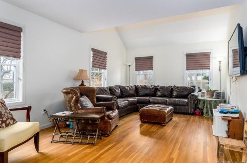 71 Walter Ave, Norwalk, CT 06851-5339