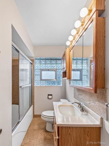 5431 Newcastle Ave, Chicago IL 60638-2303 exterior