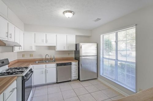 2922 Aspen Woods Entry, Atlanta GA  30360-2761 exterior