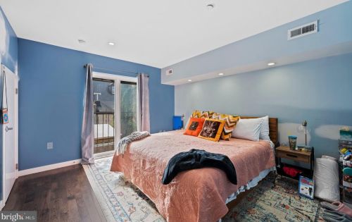 1303 Hope St, Philadelphia PA 19122-3231 exterior