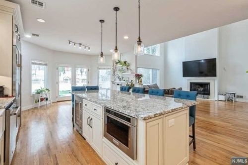 357 Prospect St, Nutley NJ 07110-3127 exterior