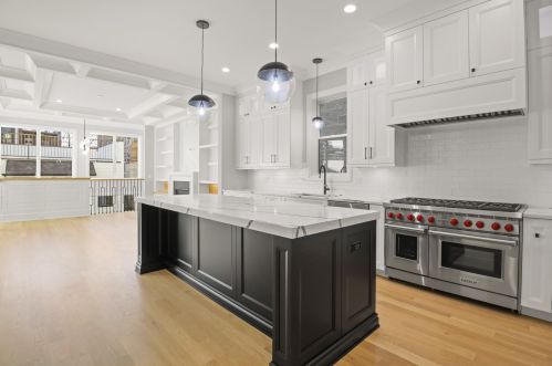 1323 Nelson St, Chicago IL 60657-3103 exterior