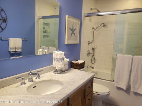 52 4 Winds Dr, Middletown NJ 07748-3141 exterior