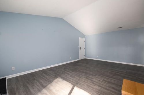 2957 Oaktop Cir, Greensboro NC 27410-8409 exterior