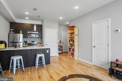 1945 Marshall St, Philadelphia PA 19122-1405 exterior