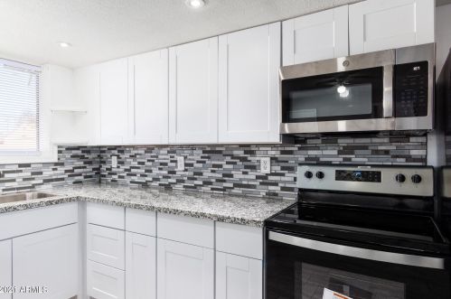 6110 Earll Dr, Phoenix AZ 85033-5841 exterior