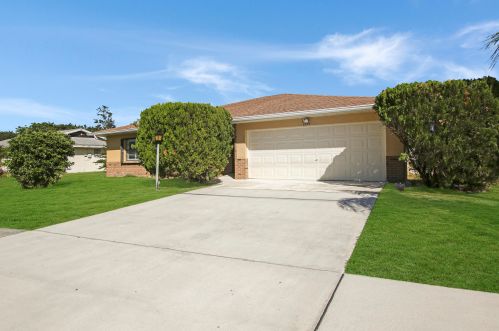 2599 Westmoreland Blvd, Fort Pierce FL  34952-5382 exterior