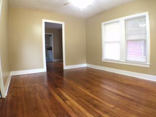 1619 Canterbury St, Austin TX  78702-5401 exterior