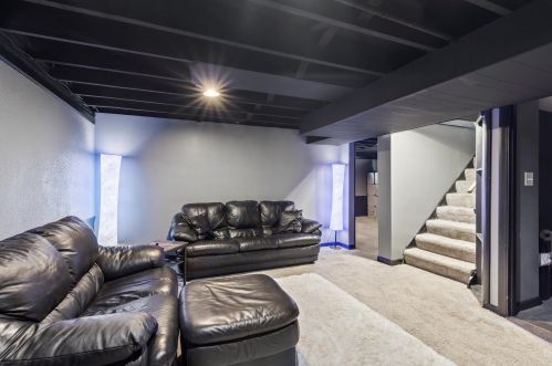 1547 Holmes Ave, Milwaukee WI  53221-3544 exterior