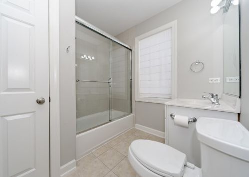 1814 Warner Ave, Chicago IL 60618-3031 exterior