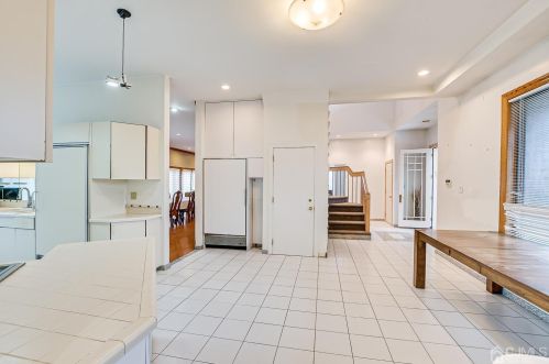 4 Fairhill Rd, Edison NJ 08817-2962 exterior