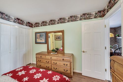 5950 Ozanam Ave, Chicago IL 60631-2235 exterior