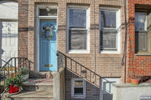 593 Gregory Ave, Union City NJ 07086-5878 exterior