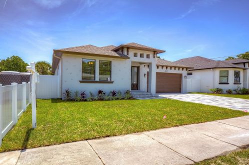 2710 Braddock St, Tampa FL  33607-6828 exterior