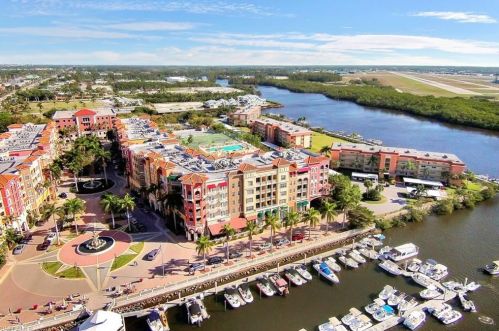 451 Bayfront Pl, Naples FL 34102-6469 exterior